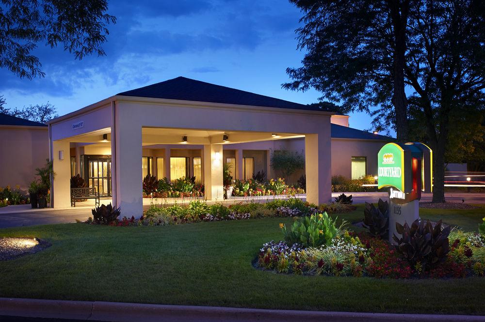 Courtyard By Marriott Chicago Naperville Exterior photo