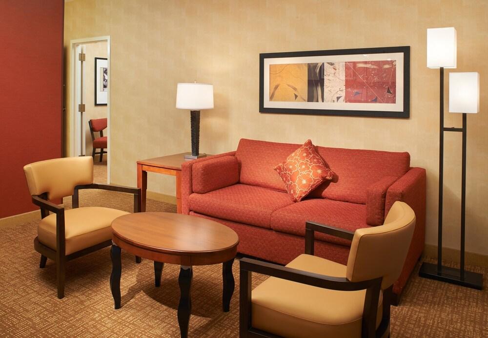 Courtyard By Marriott Chicago Naperville Exterior photo